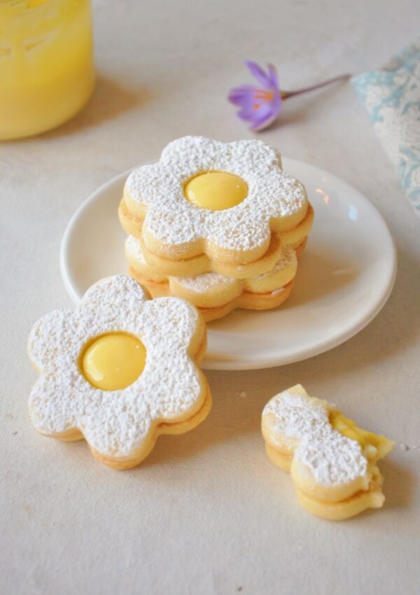Galletas de Flor rellenas con Lemon Curd