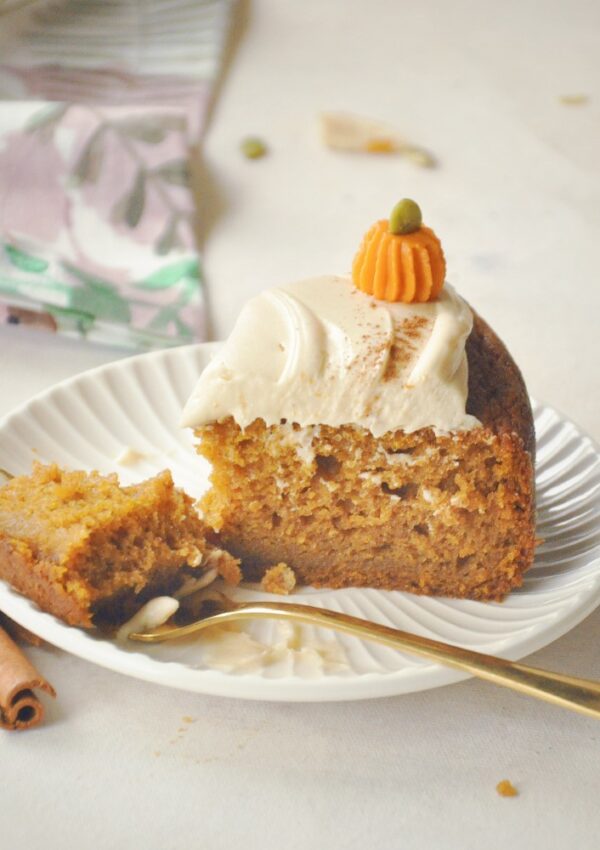 Torta de Calabaza con Frosting de Queso Crema y Azúcar Rubia